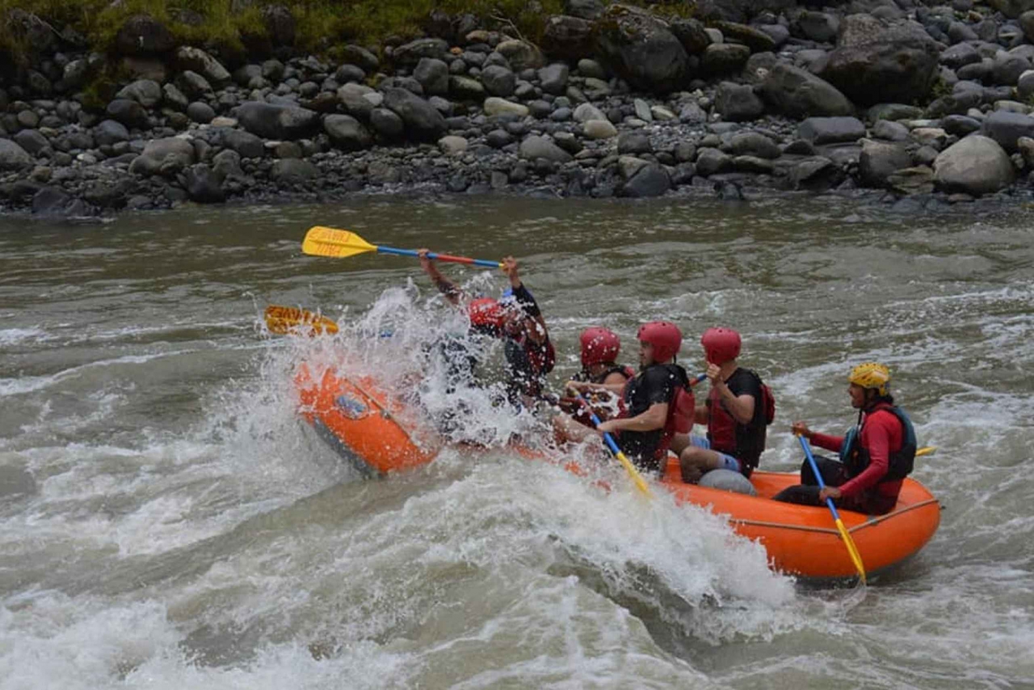 Rafting dans la partie supérieure de Pastaza (Niveau III + IV Le meilleur à Baños)