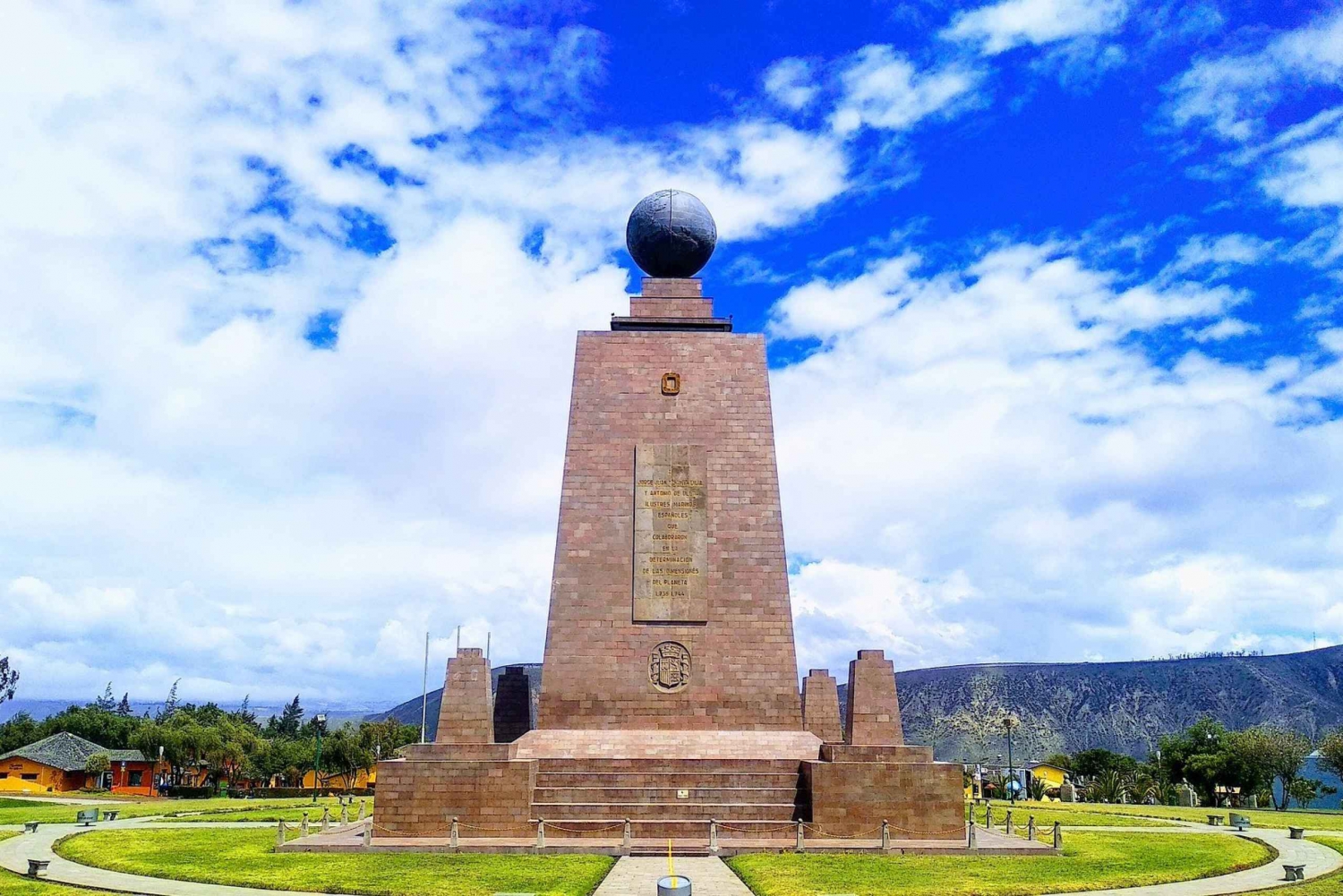 Toppar och kultur i Quito Linbana & Världens mitt