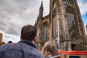 Edinburgh: Hop-on-hop-off-bustour met 3 stadsrondleidingen
