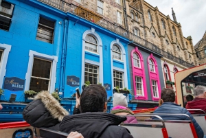 Edinburgh: Hop-on-hop-off-bustour met 3 stadsrondleidingen