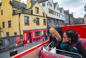 Edinburgh: Hop-on-hop-off-bustour met 3 stadsrondleidingen