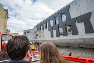 Edinburgh: Hop-on-hop-off-bustour met 3 stadsrondleidingen