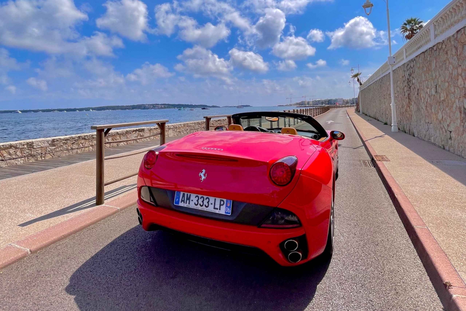 Cannes : Visite guidée en Ferrari sur les routes de Cannes