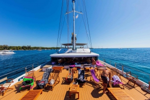 Cannes: Half-Day Catamaran Cruise