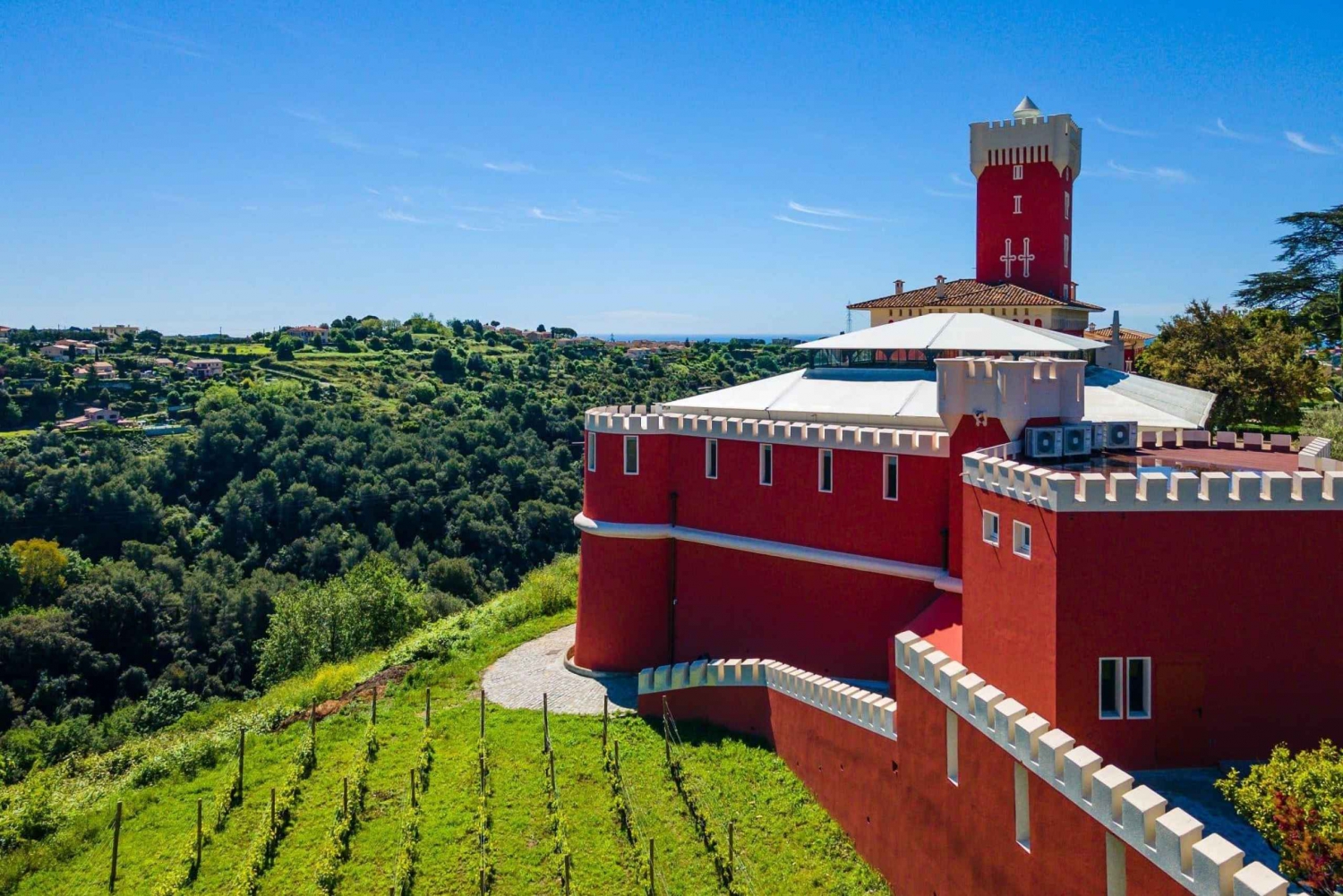 Vinsmagning, Cannes, berømte designere og parfumefabrik