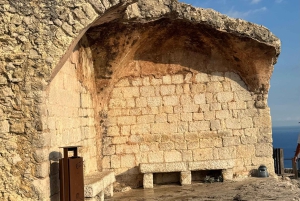 ニース：ディフェンダーに乗ってリヴィエラを走り、エズを発見しましょう