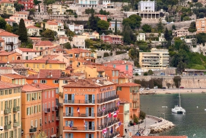 ニース：ディフェンダーに乗ってリヴィエラを走り、エズを発見しましょう