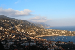 ニース：ディフェンダーに乗ってリヴィエラを走り、エズを発見しましょう