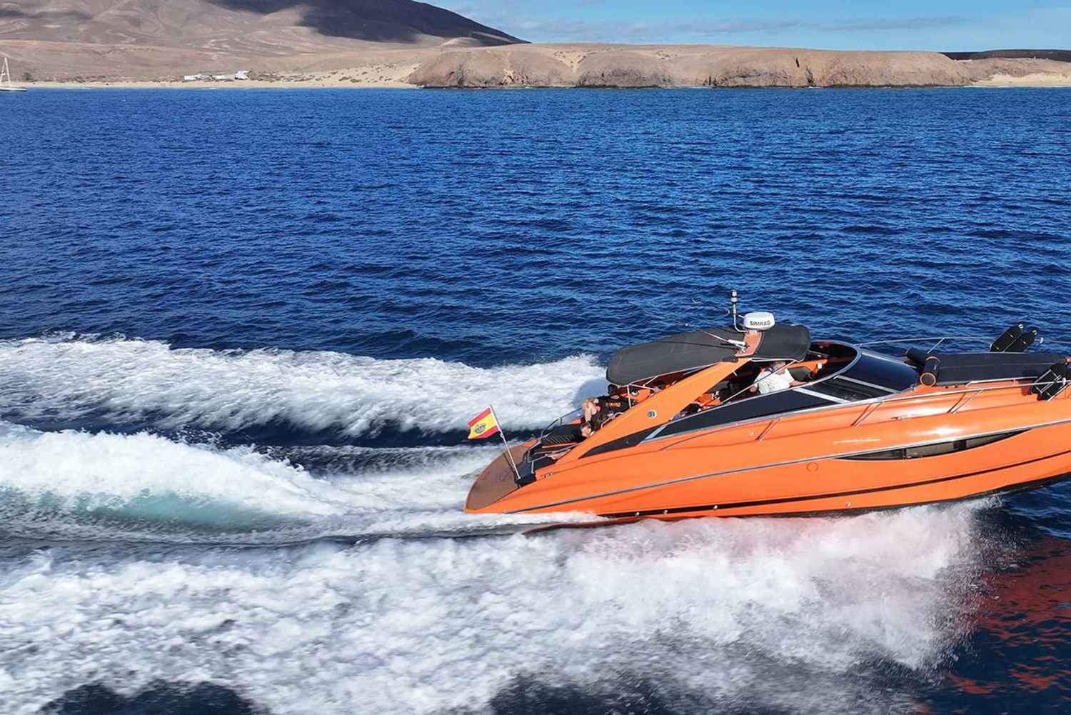 Lanzarote High-Performance Boat: Excursion to Isla de Lobos and Papagayo