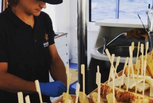 Tuineje: Southeast Fuerteventura Boat Cruise with Lunch