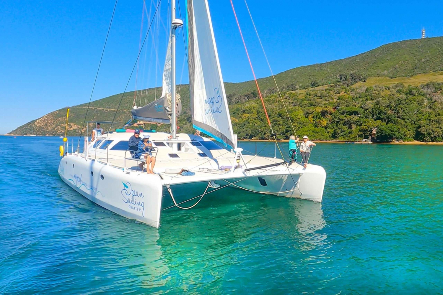 ナイズナ：キャプテンのバーベキュー付きの豪華なサンセットクルーズ