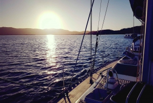 Croisière au coucher du soleil à Knysna avec dîner léger et vin
