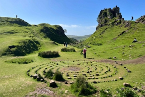 エジンバラ発スカイ島とハイランド地方3日間プライベートツアー