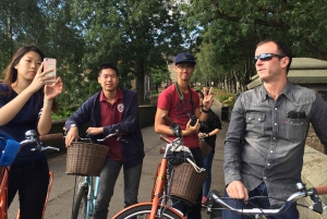 Glasgow: City, Clyde and West End Highlights Bike Tour