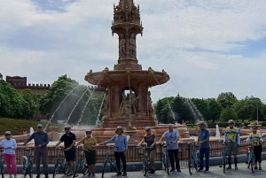 Glasgow: City, Clyde and West End Highlights Bike Tour