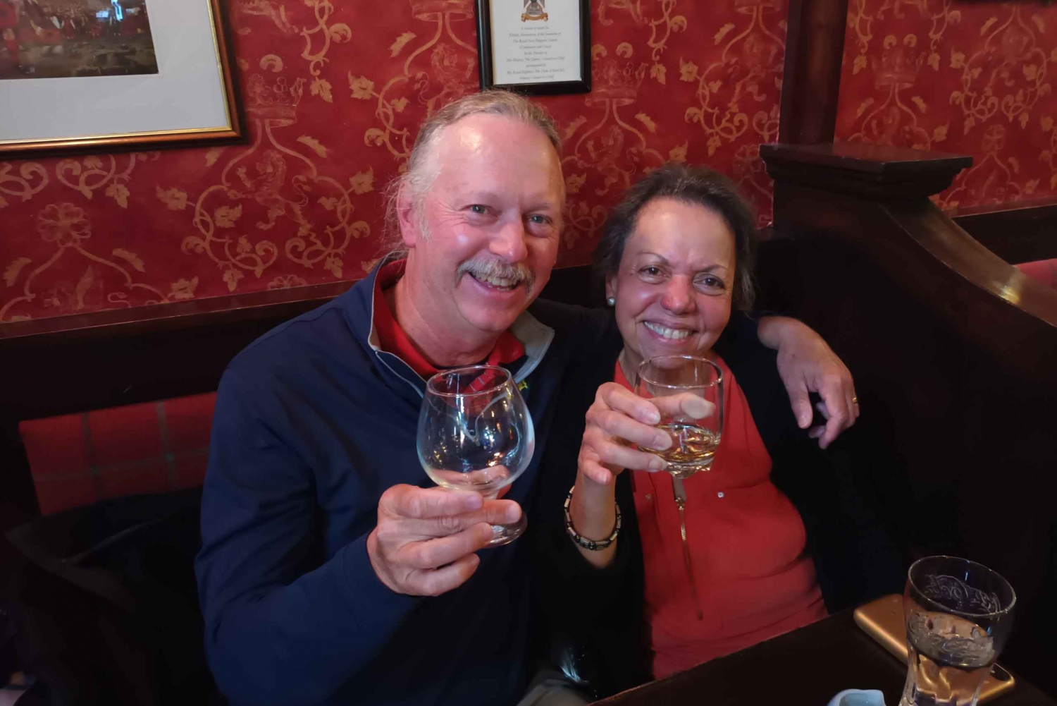 グラスゴー：ガイド付き市内ハイライト ツアー & ウイスキー テイスティング (午後 5 時)