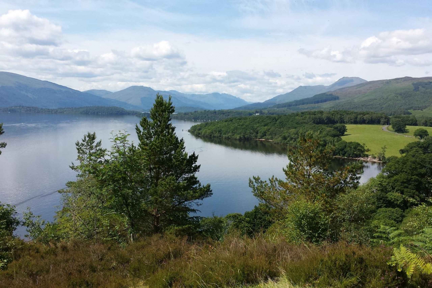 エディンバラ発スターリング城、ハイランド湖、ウイスキーツアー