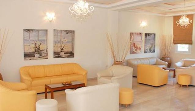 Kalamaki Beach Hotel