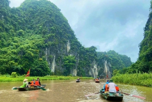 Hanoi/Ninh Binh: 1-Day Tam Coc/Trang An, Hoa Lu & Mua Caves