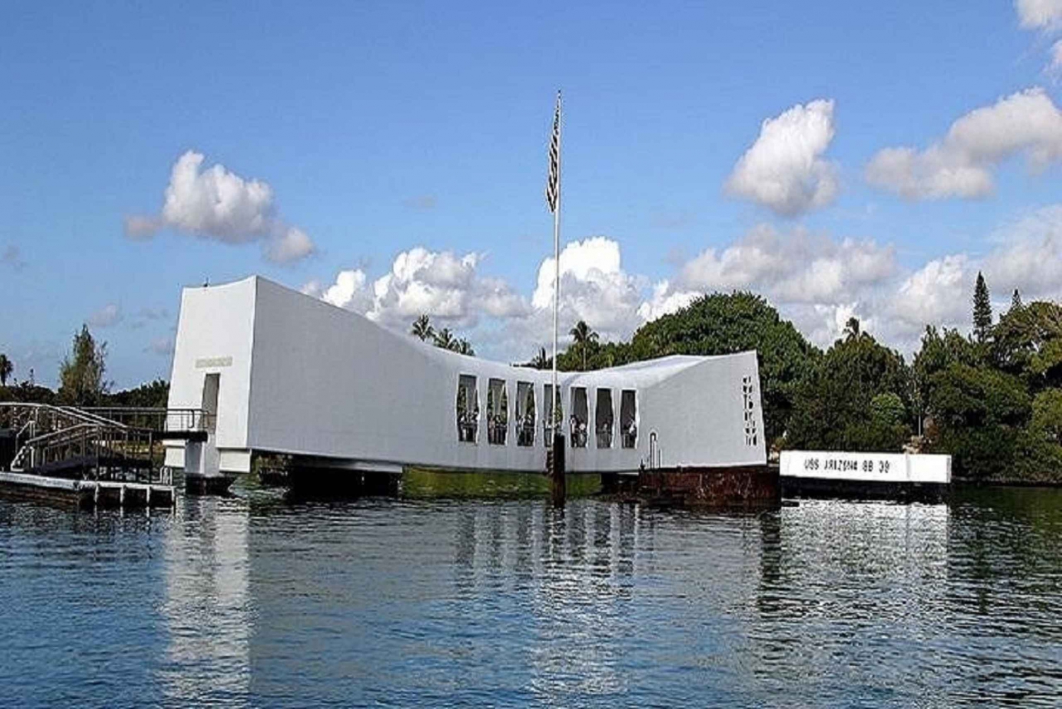 Från Waikiki: USS Arizona Memorial och stadsvandring i Honolulu