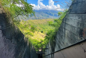 Oahu: Diamond Head Crater Hike and North Shore Experience