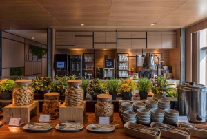 HKG Hong Kong International Airport: Premium Lounge Entry