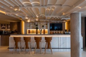 HKG Hong Kong International Airport: Premium Lounge Entry