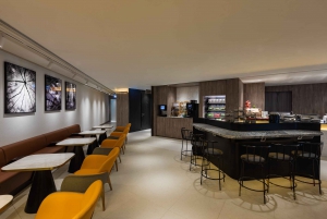 HKG Hong Kong International Airport: Premium Lounge Entry