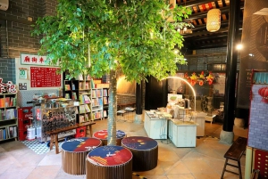 Hong Kong: Lantau VIP Priority Cable Car, Big Buddha & Tai O