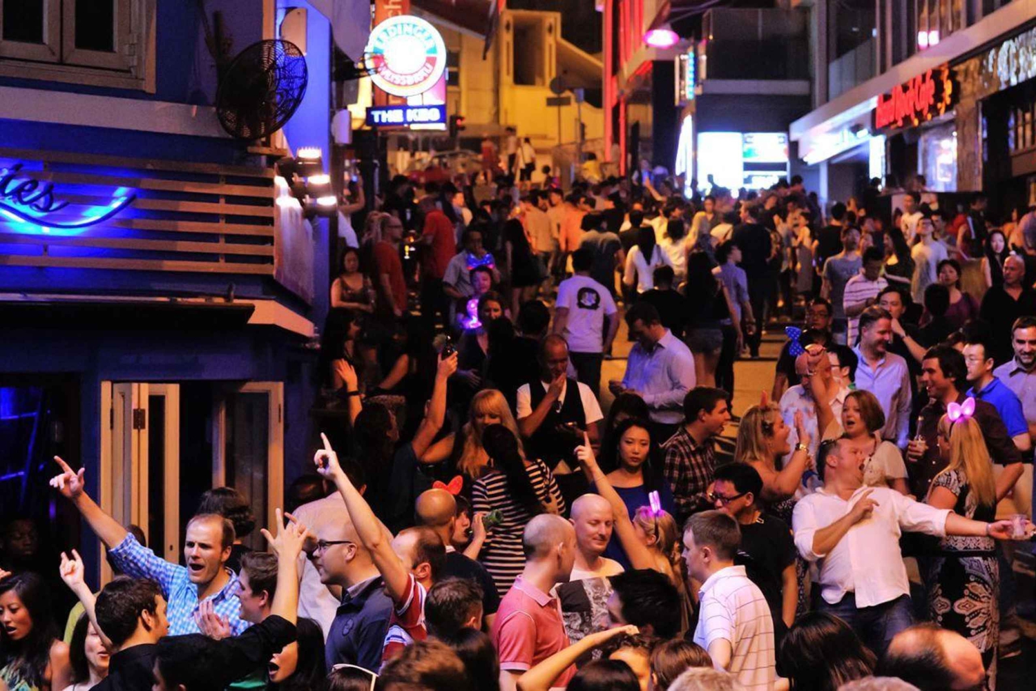Passeio privado à noite em Hong Kong com um local
