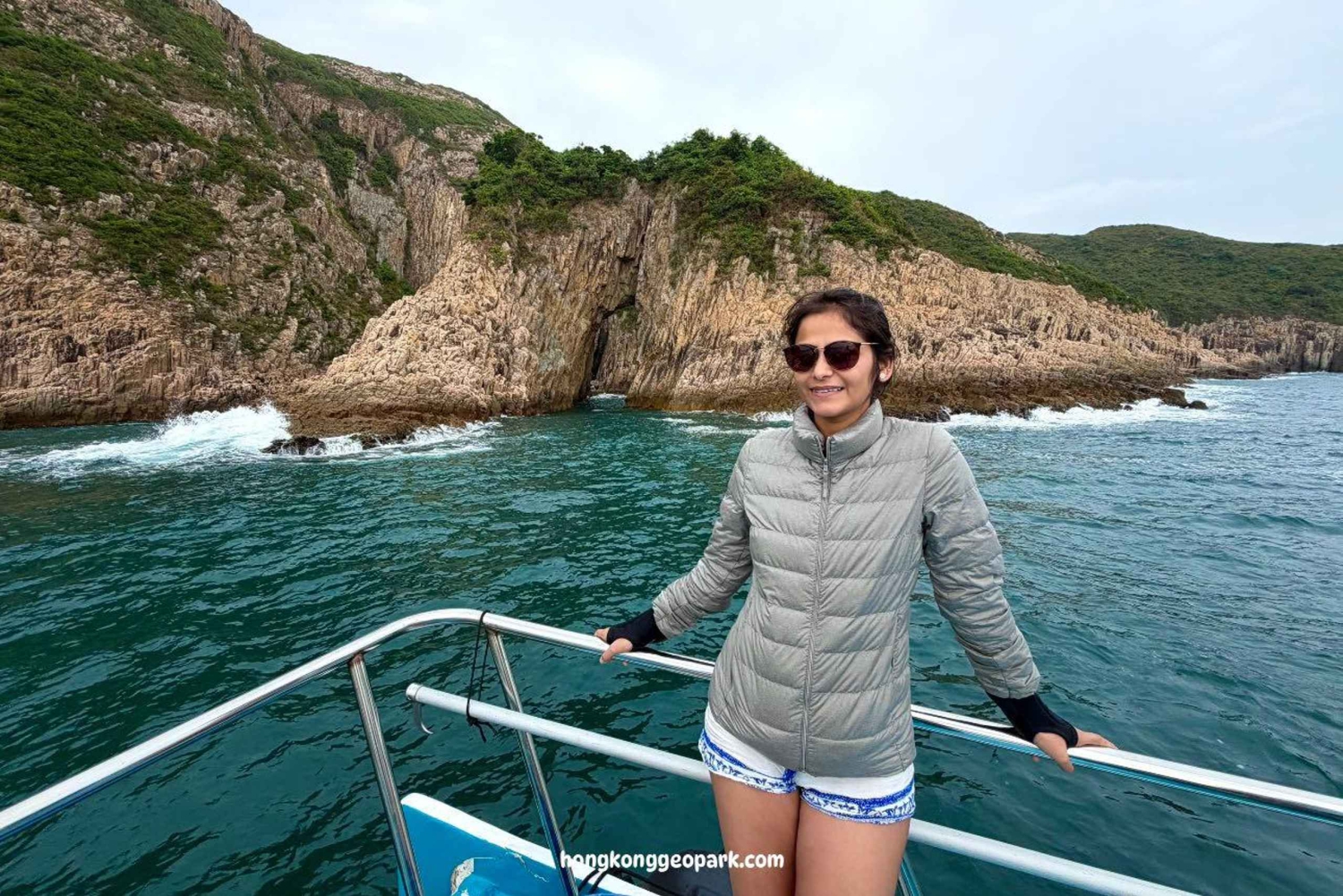 Visite en yacht du géoparc UNESCO de Hong Kong, des quatre arches marines et du volcan