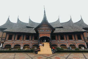 Миниатюра Индонезии в парке и тур по основным моментам Джакарты