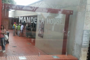 MUSEO DEL APARTHEID DE SOWETO Y ALMUERZO TOUR GUIADO