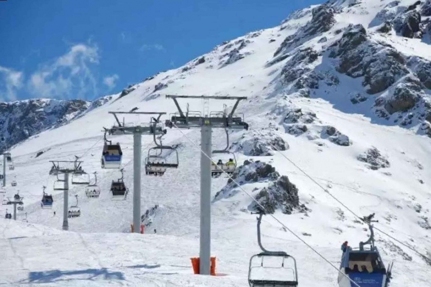 アルマトイ市とシムブラクのツアー