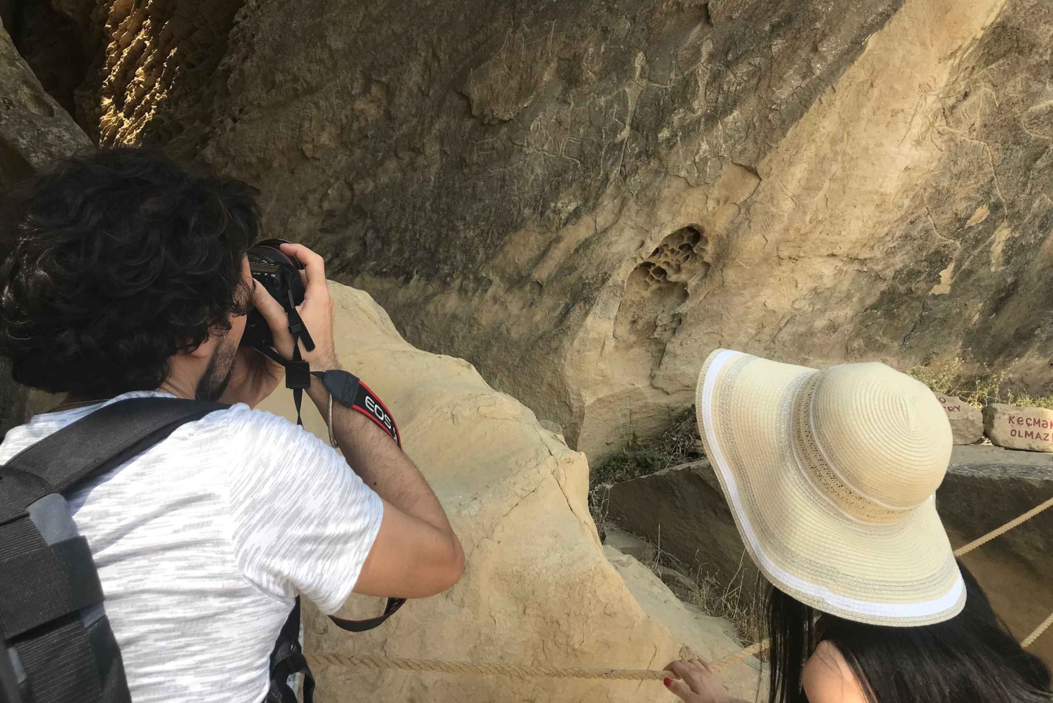 Baku: Gobustan, Volcanoes, Fire Temple and Yanardag Day Trip