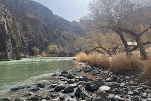 De Almaty: Excursão ao Charyn Canyon com os lagos Kolsay e Kaindy