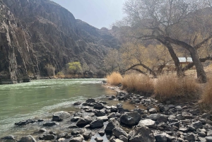 De Almaty: Excursão ao Charyn Canyon com os lagos Kolsay e Kaindy