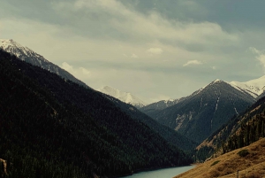 Almaty: Charyn, Kolsai-järvi ja Kuukanjoni – yksityinen kierros