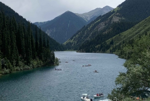 Almaty: Charyn, Kolsai-järvi ja Kuukanjoni – yksityinen kierros