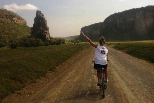 Групповая однодневная экскурсия в заповедник Хеллс-Гейт и к озеру Найваша