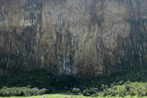 Групповая однодневная экскурсия в заповедник Хеллс-Гейт и к озеру Найваша