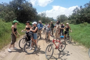 Групповая однодневная экскурсия в заповедник Хеллс-Гейт и к озеру Найваша