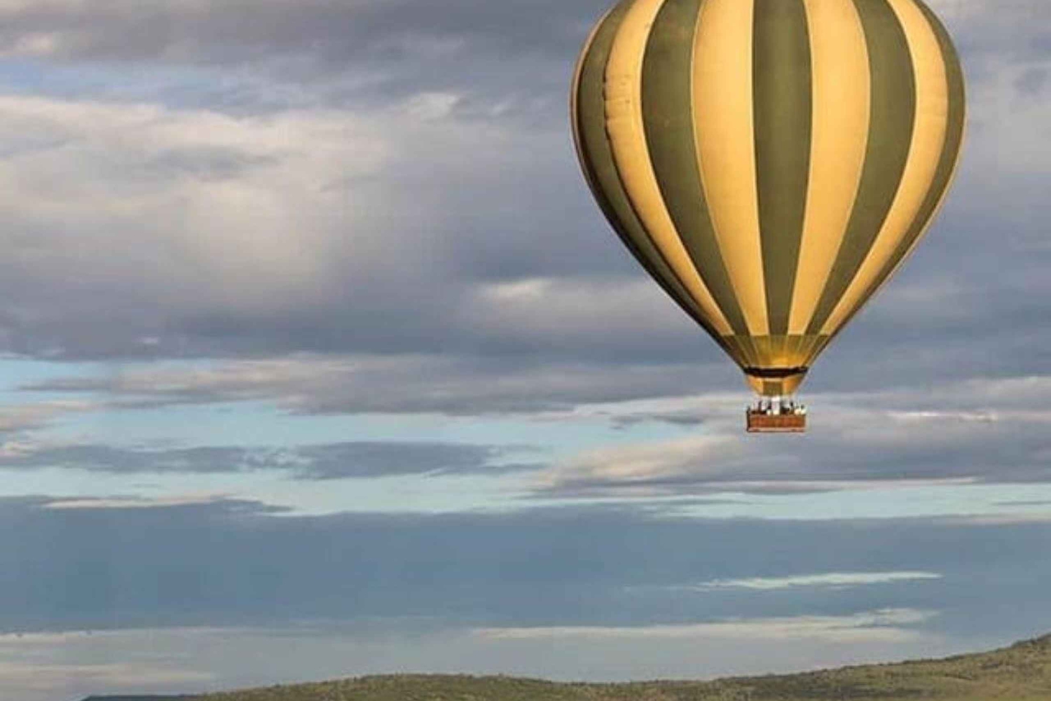 Maasai Mara: Hot Air Balloon Safari with Champagne Breakfast