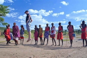 Passeio pela vila tradicional de Maasai
