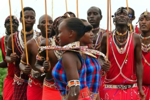 Passeio pela vila tradicional de Maasai