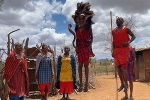 Passeio pela vila tradicional de Maasai