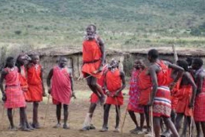 Passeio pela vila tradicional de Maasai