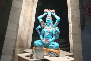 モンバサ：フォート・イエス、旧市街、スパイスマーケット、シヴァ寺院、トゥクトゥクに乗る