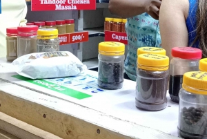 モンバサ：フォート・イエス、旧市街、スパイスマーケット、シヴァ寺院、トゥクトゥクに乗る