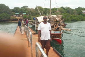 モンバサ：フォート・イエス、旧市街、スパイスマーケット、シヴァ寺院、トゥクトゥクに乗る